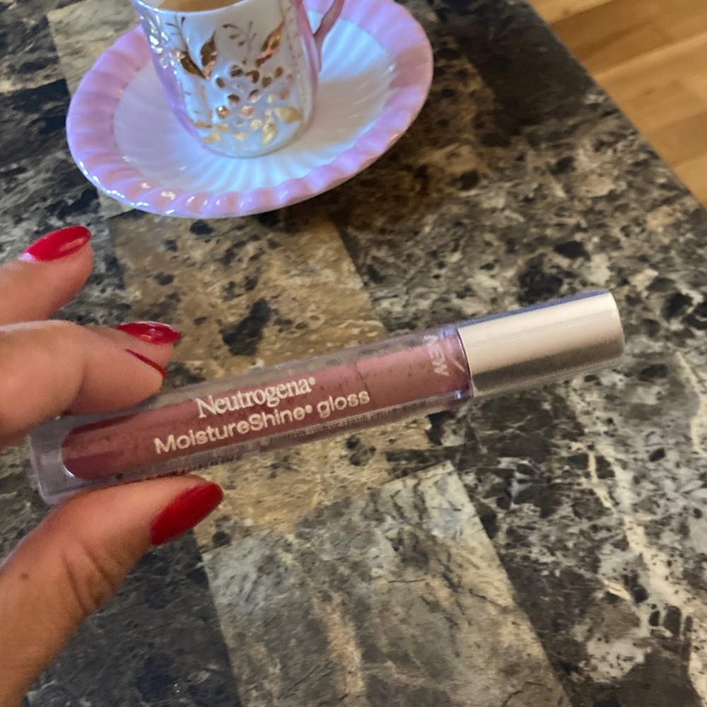 Neutrogena MoistureShine Gloss - Berry